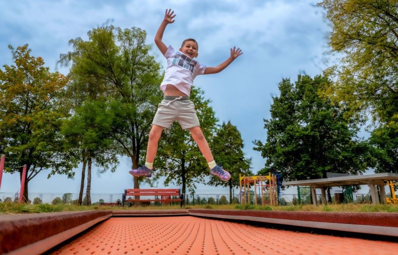 9-metrowe trampoliny ziemne 