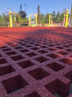 Plac zabaw FLEXI-STEP Bezpieczna Kratka 100 mm, HIC = 3,0 m PLAY-PARK