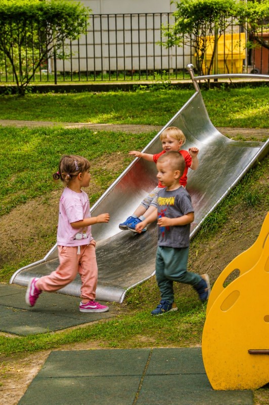 Plac zabaw Zjeżdżalnia skarpowa szeroka ELIRI H3100 PLAY-PARK